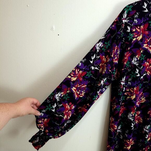 ZaraāTrafalucāBishopĀ SleeveāFloralāMockāNeckāDress - Picture 4 of 8